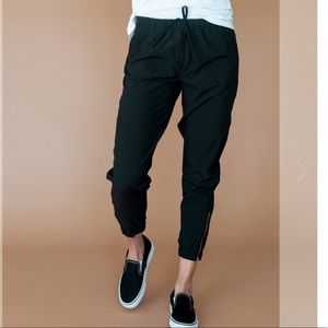 Albion fit Jetsetter everywhere pants joggers